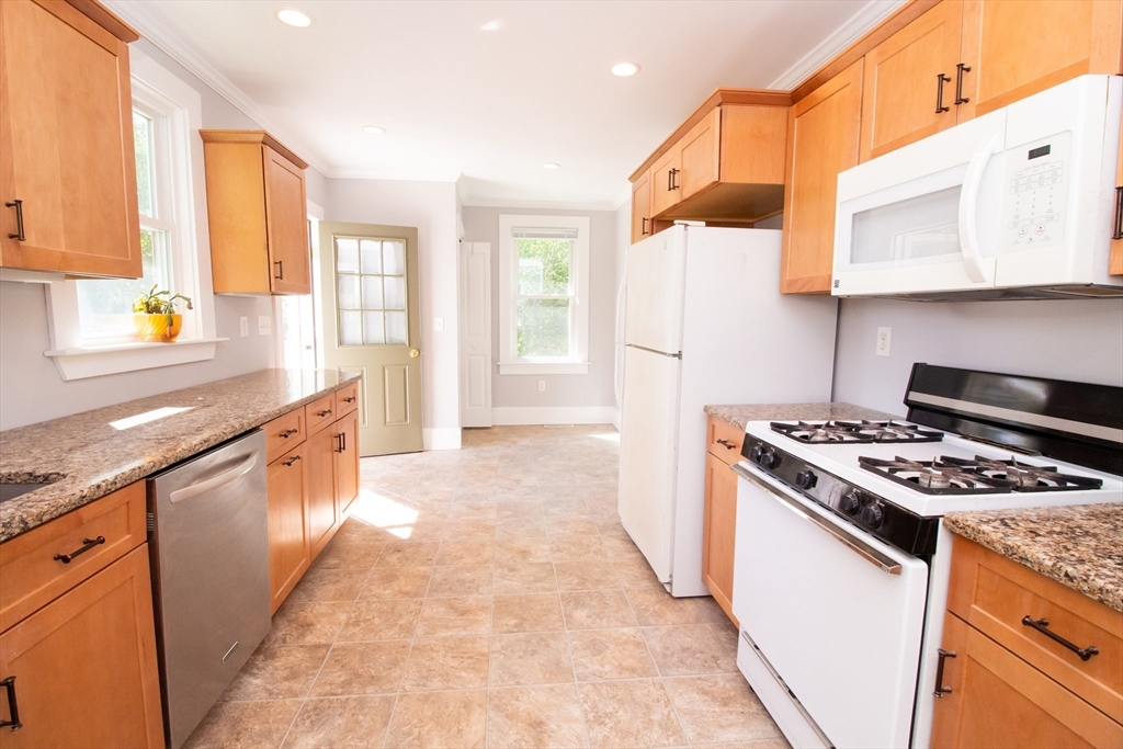559 County Road Rochester, MA 02576 - Photo 6 of 28