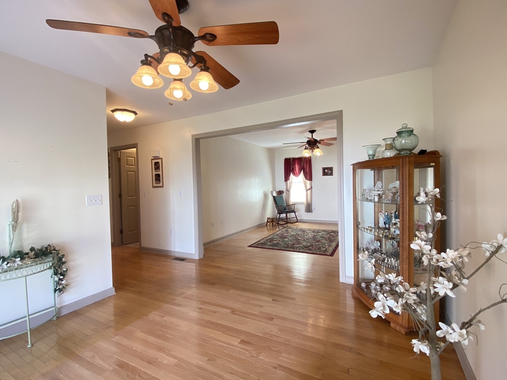 4 Mary's Way, Unit 4 Lakeville, MA 02347 - Photo 4 of 12