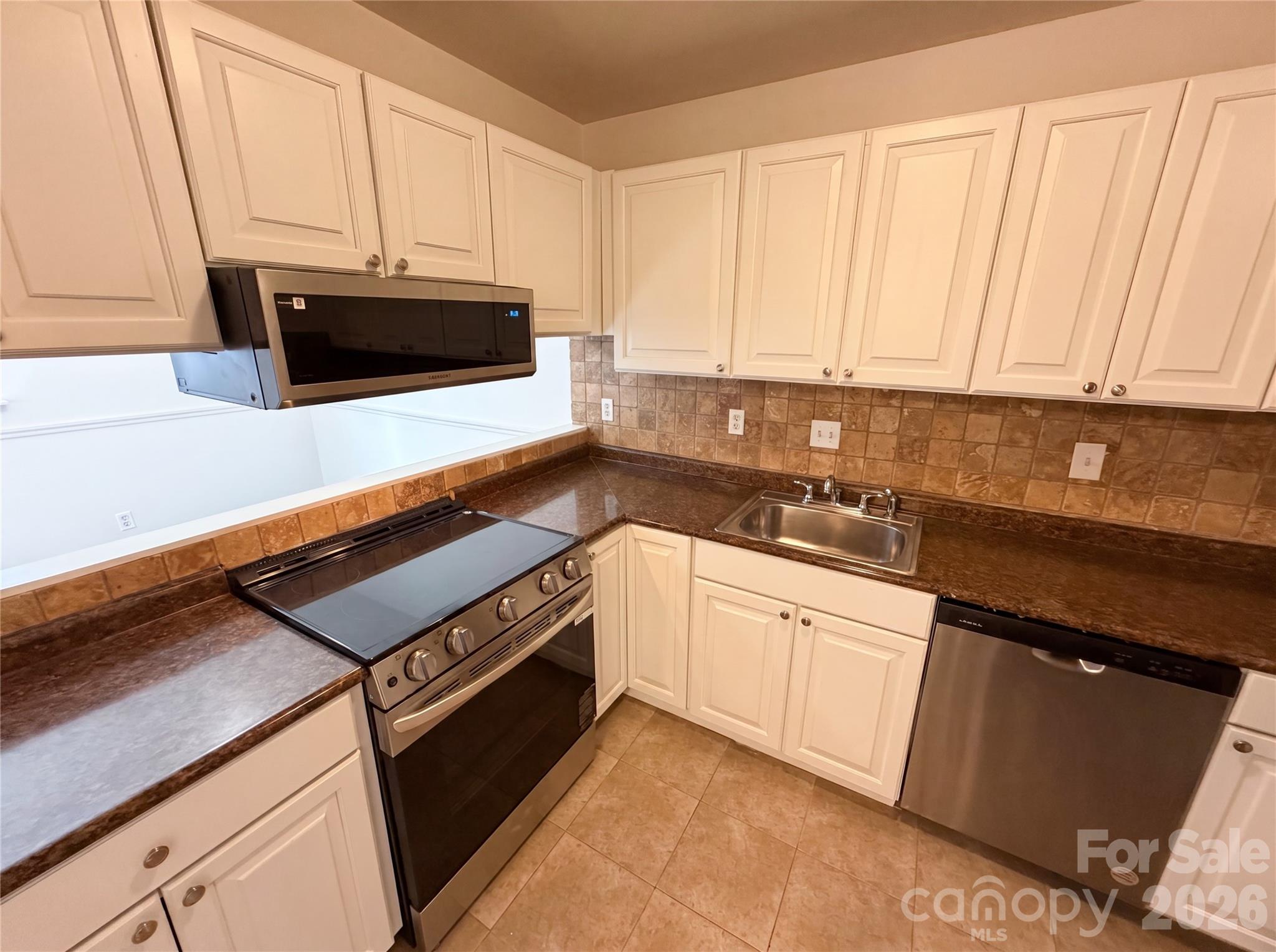 1625 Merry Oaks Road, Unit D Charlotte, NC 28205 - Photo 11 of 19