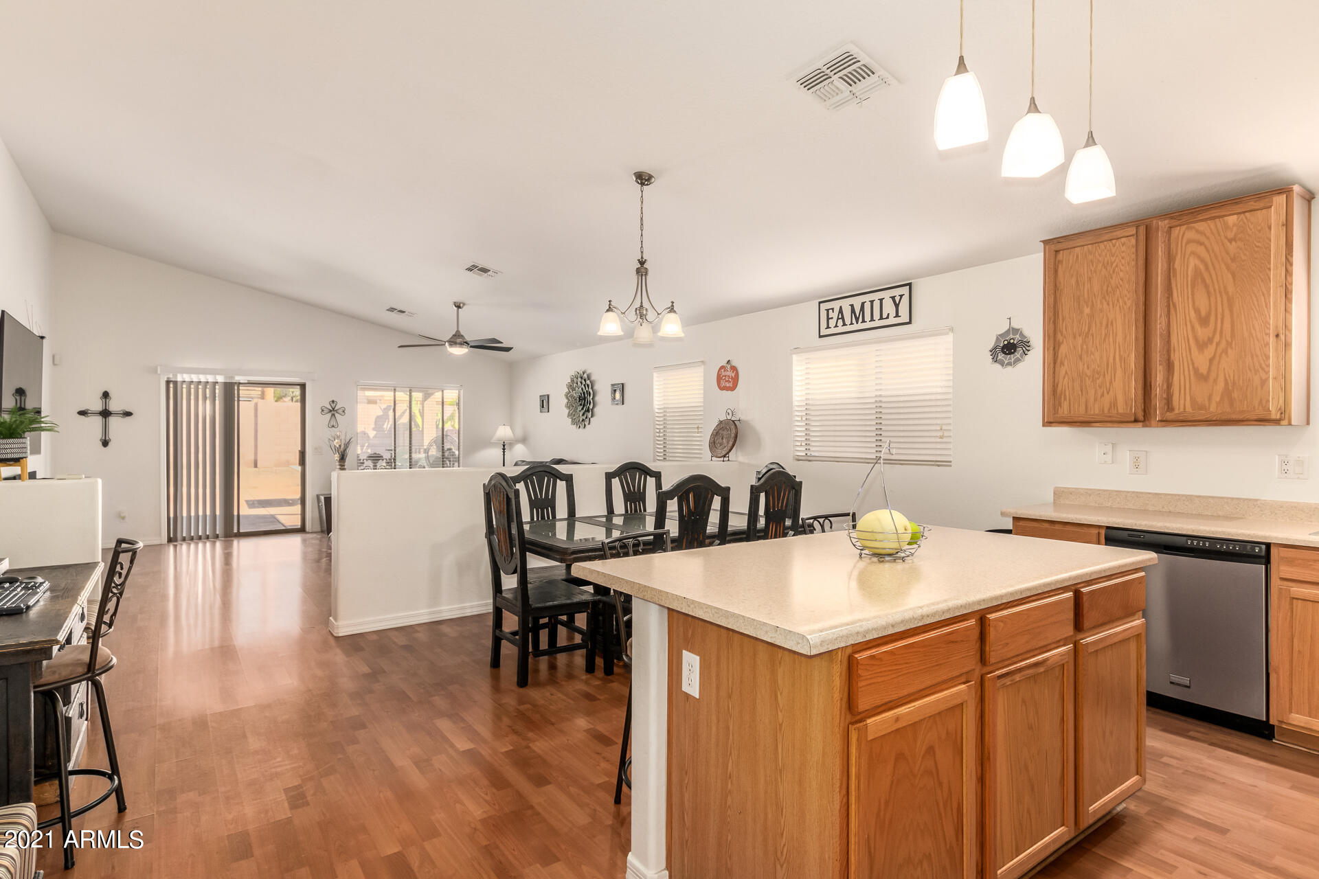 10534 West Zak Road Tolleson, AZ 85353 - Photo 9 of 22 0016-15 - Zak