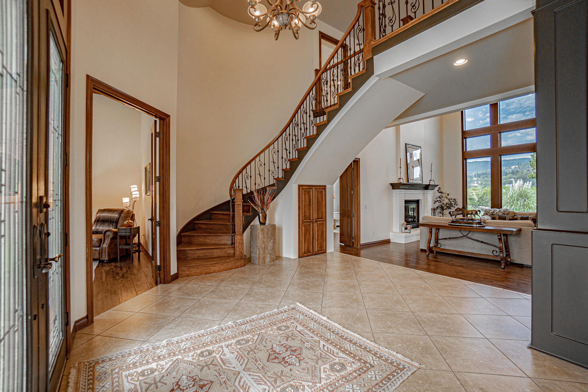 2845 Hanley Road Central Point, OR 97502 - Photo 10 of 66 DSC07548-HDR