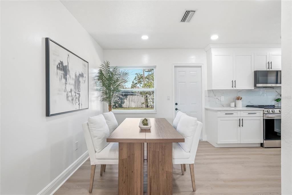 4720 Mohegan Road St. Petersburg, FL 33708 - Photo 5 of 33