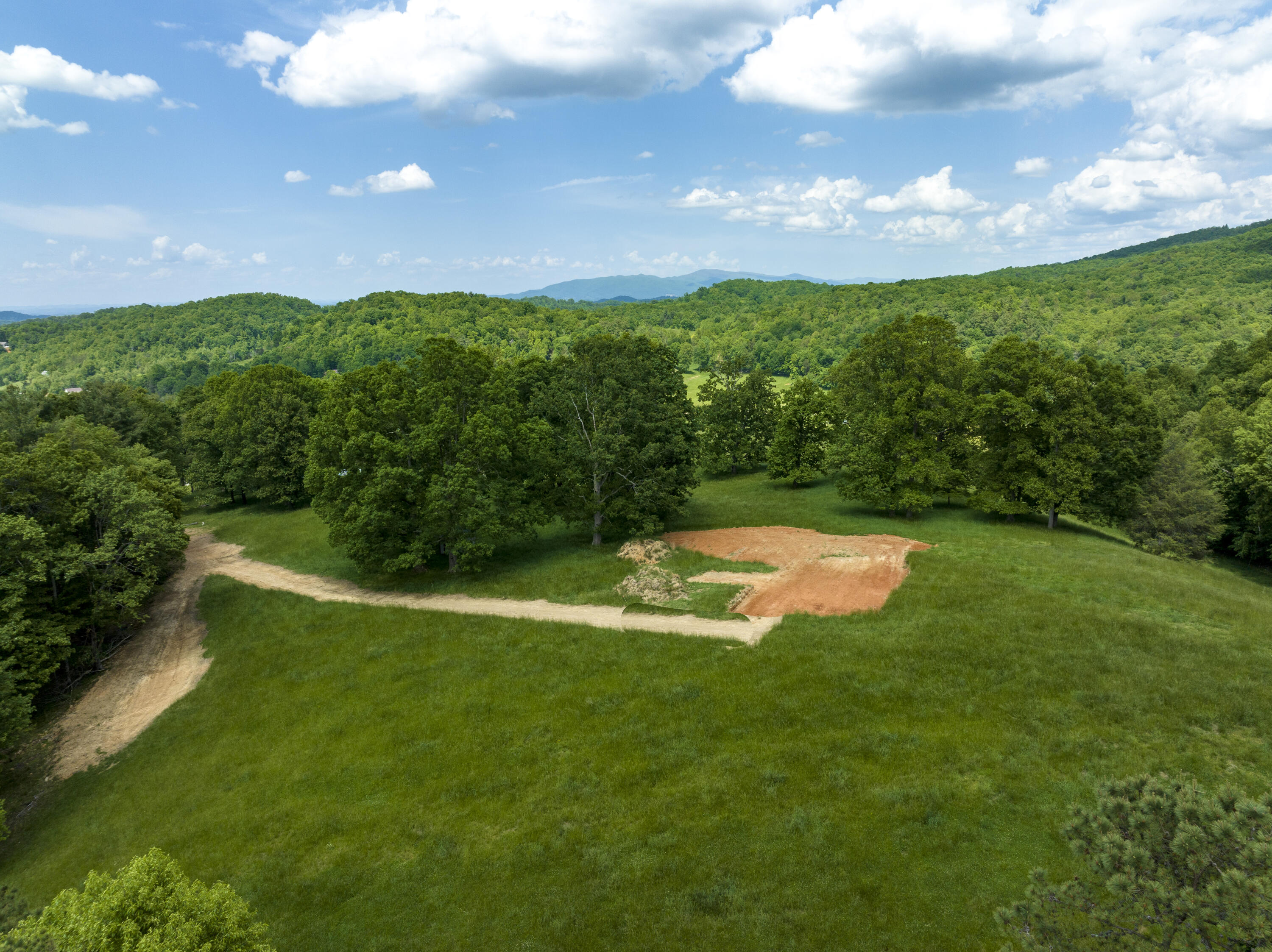 185 Whispering Pines Road, Unit 1819 Johnson City, TN 37601 - Photo 3 of 30 Mountain Views