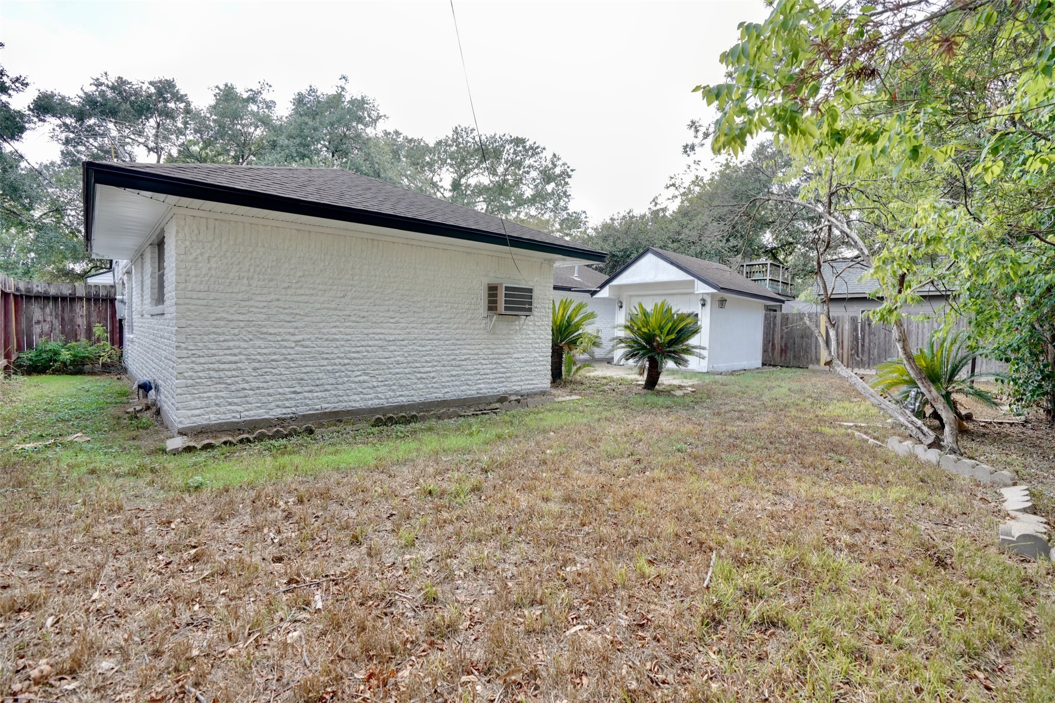 4550 Spellman Road Houston, TX 77035 - Photo 7 of 27