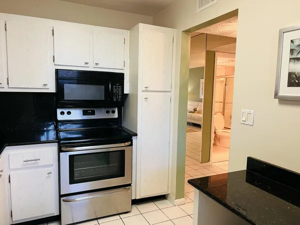 $2,400 | 4387 Trevi Court, Unit 107, Lake Worth, FL 33467