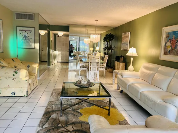 $2,400 | 4387 Trevi Court, Unit 107, Lake Worth, FL 33467
