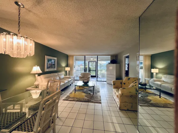 $2,400 | 4387 Trevi Court, Unit 107, Lake Worth, FL 33467