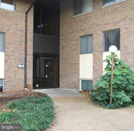 18628 Walkers Choice Road, Unit 1 Montgomery Village, MD 20886 - Photo 1 of 17 Exterior (Front)