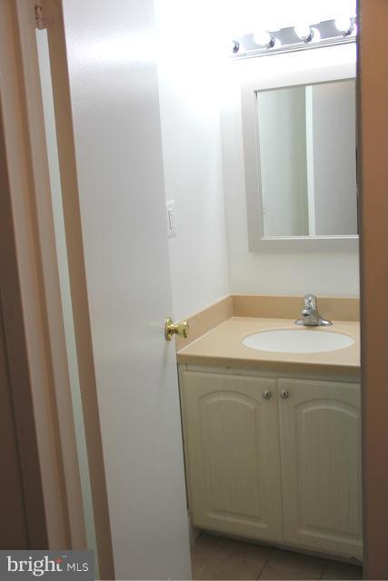 18628 Walkers Choice Road, Unit 1 Montgomery Village, MD 20886 - Photo 15 of 17 Bath