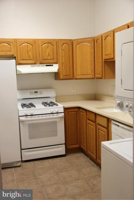 18628 Walkers Choice Road, Unit 1 Montgomery Village, MD 20886 - Photo 7 of 17 Kitchen