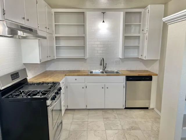 $1,300 | 2010 1st Avenue, Canyon, TX 79015