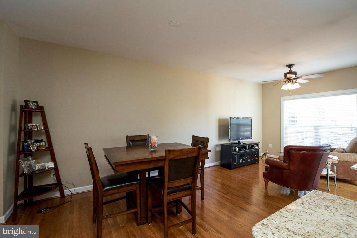 9120 Furey Road Lorton, VA 22079 - Photo 4 of 25 Kitchen table space