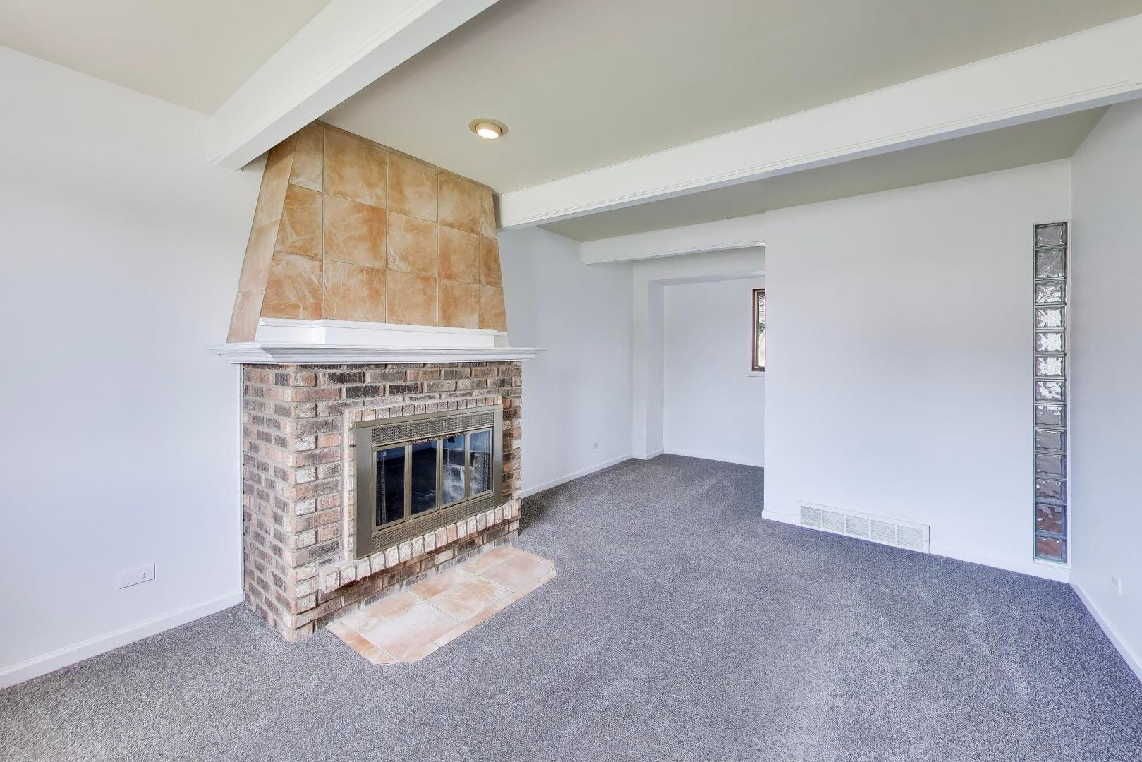 828 Village Quarter Road, Unit A West Dundee, IL 60118 - Photo 6 of 19