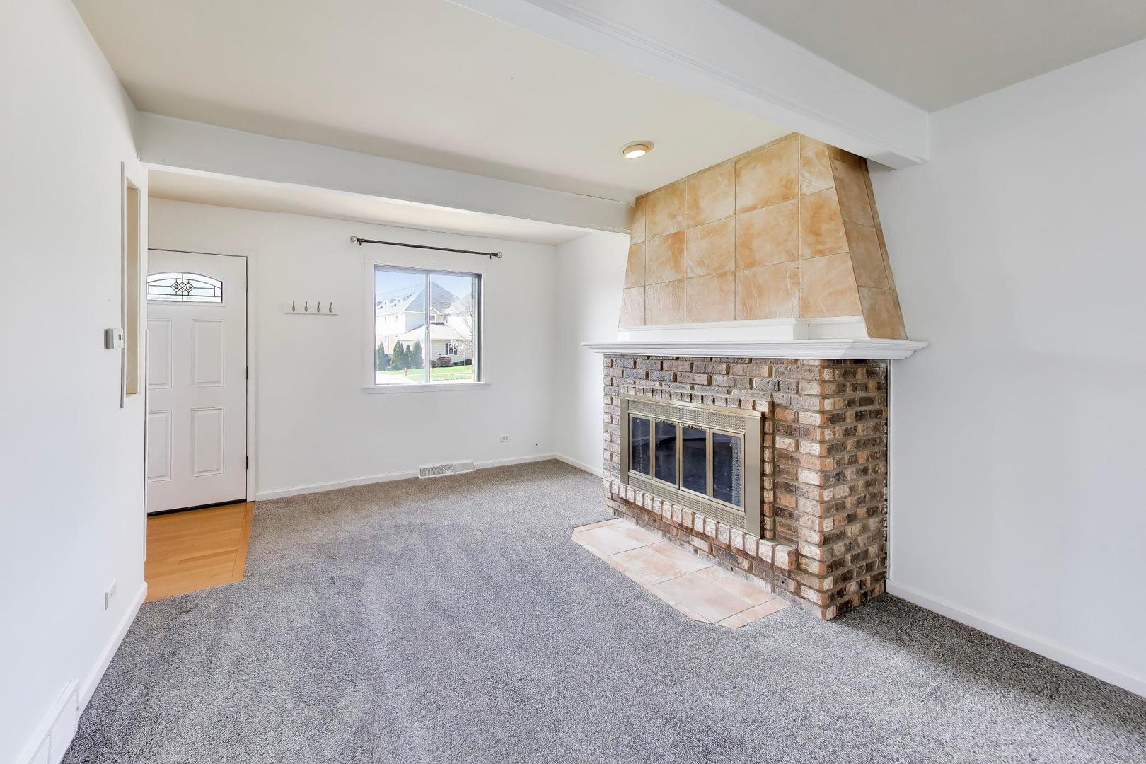 828 Village Quarter Road, Unit A West Dundee, IL 60118 - Photo 7 of 19
