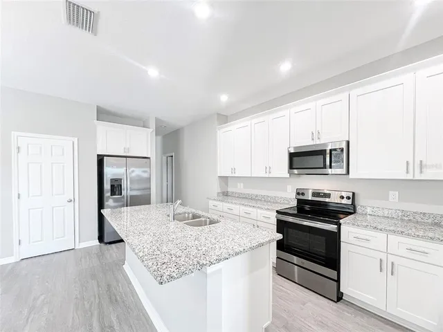 $3,100 | 3418 Cup Drive, Lakeland, FL 33803