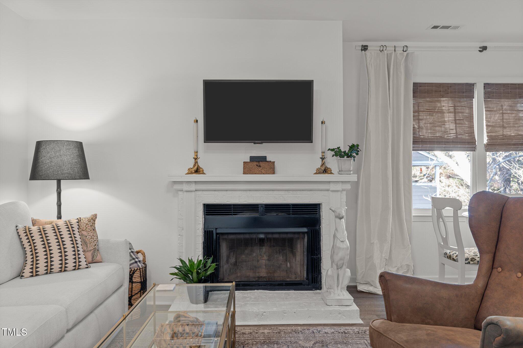 3643 Mill Run Raleigh, NC 27612 - Photo 4 of 26 Cozy & bright