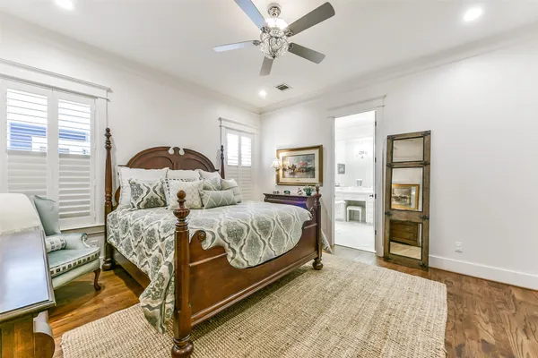 $929,999 | 1202 Walton Street, Houston, TX 77009