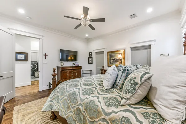 $929,999 | 1202 Walton Street, Houston, TX 77009
