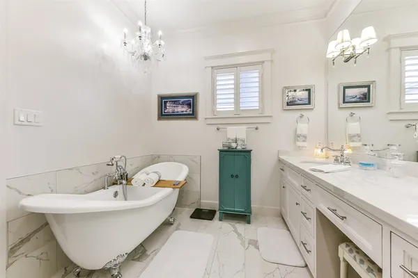 $929,999 | 1202 Walton Street, Houston, TX 77009