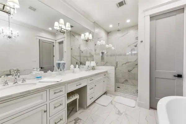$929,999 | 1202 Walton Street, Houston, TX 77009