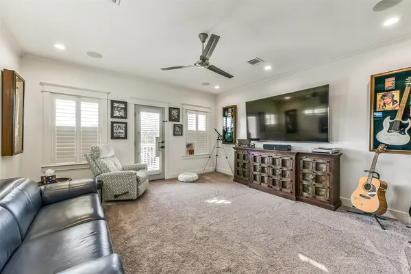 $929,999 | 1202 Walton Street, Houston, TX 77009