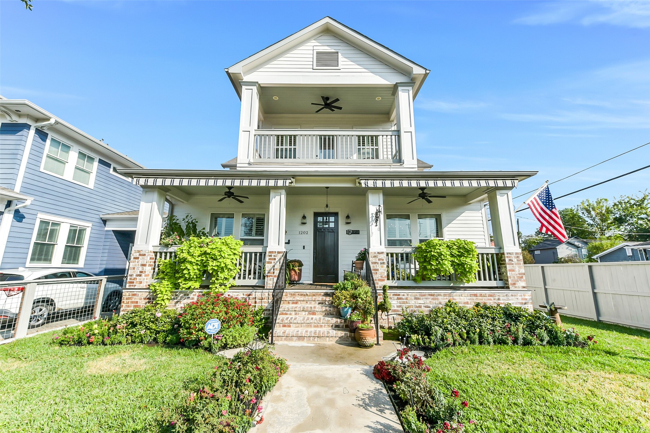 1202 Walton Street Houston, TX 77009 - Photo 4 of 46