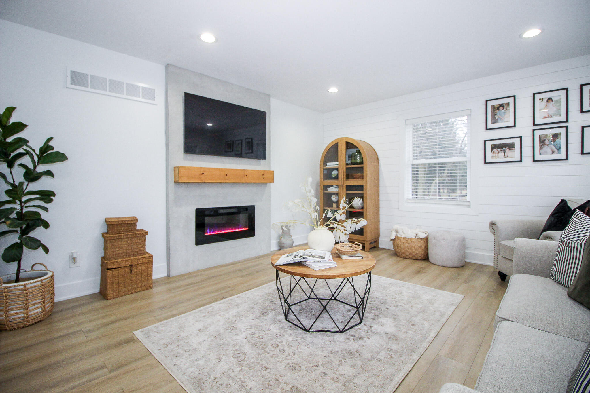10791 North 1000 West Demotte, IN 46310 - Photo 12 of 55 a living room with furniture and a fireplace