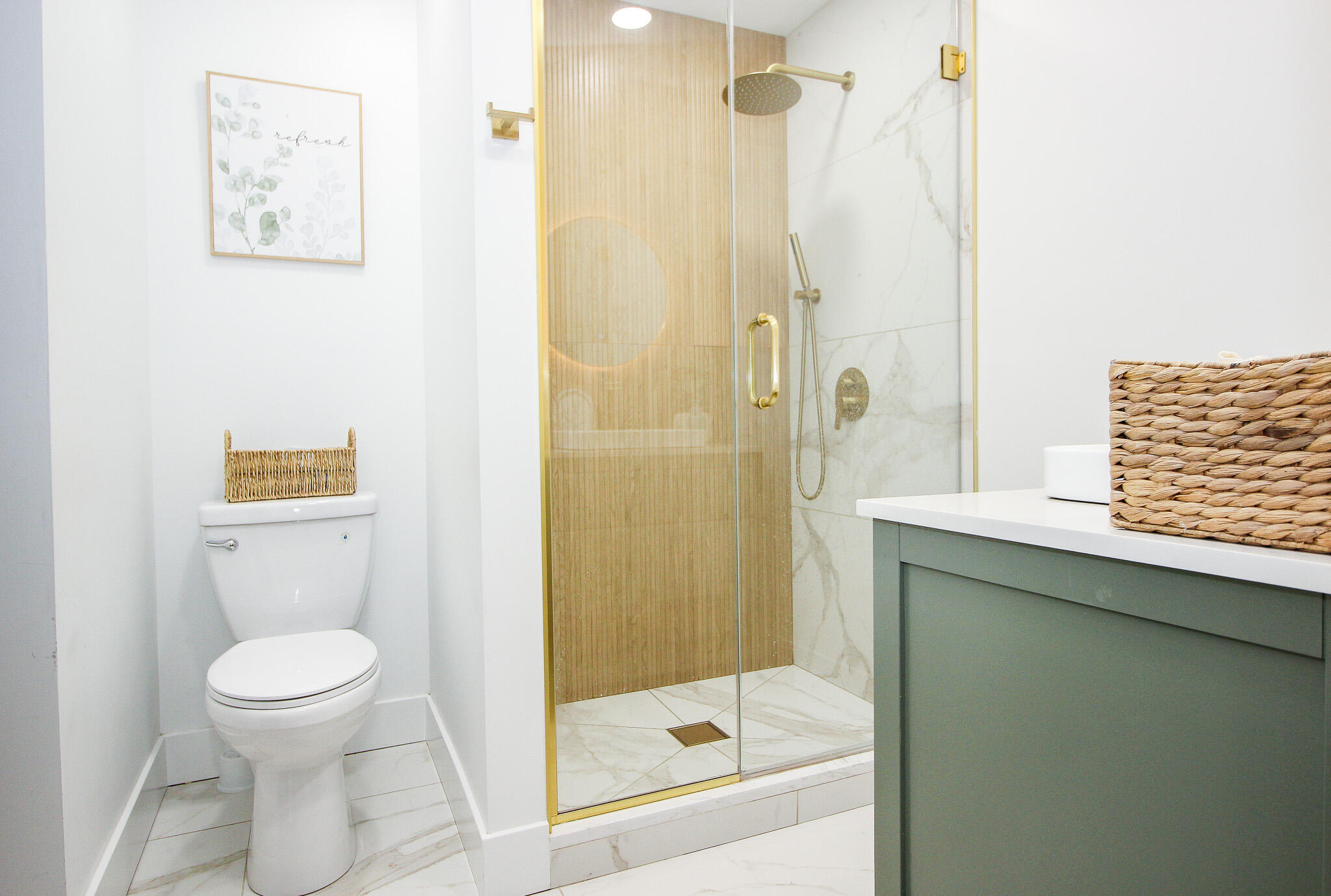 10791 North 1000 West Demotte, IN 46310 - Photo 18 of 55 a bathroom with a toilet and a shower