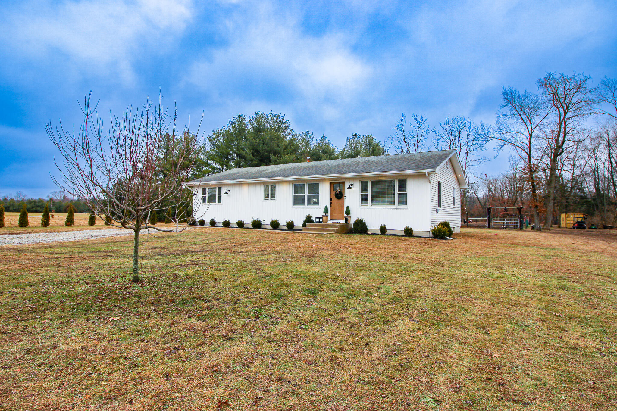 10791 North 1000 West Demotte, IN 46310 - Photo 45 of 55 a front view of a house with a yard