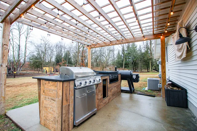 $500,000 | 10791 North 1000 West, Demotte, IN 46310