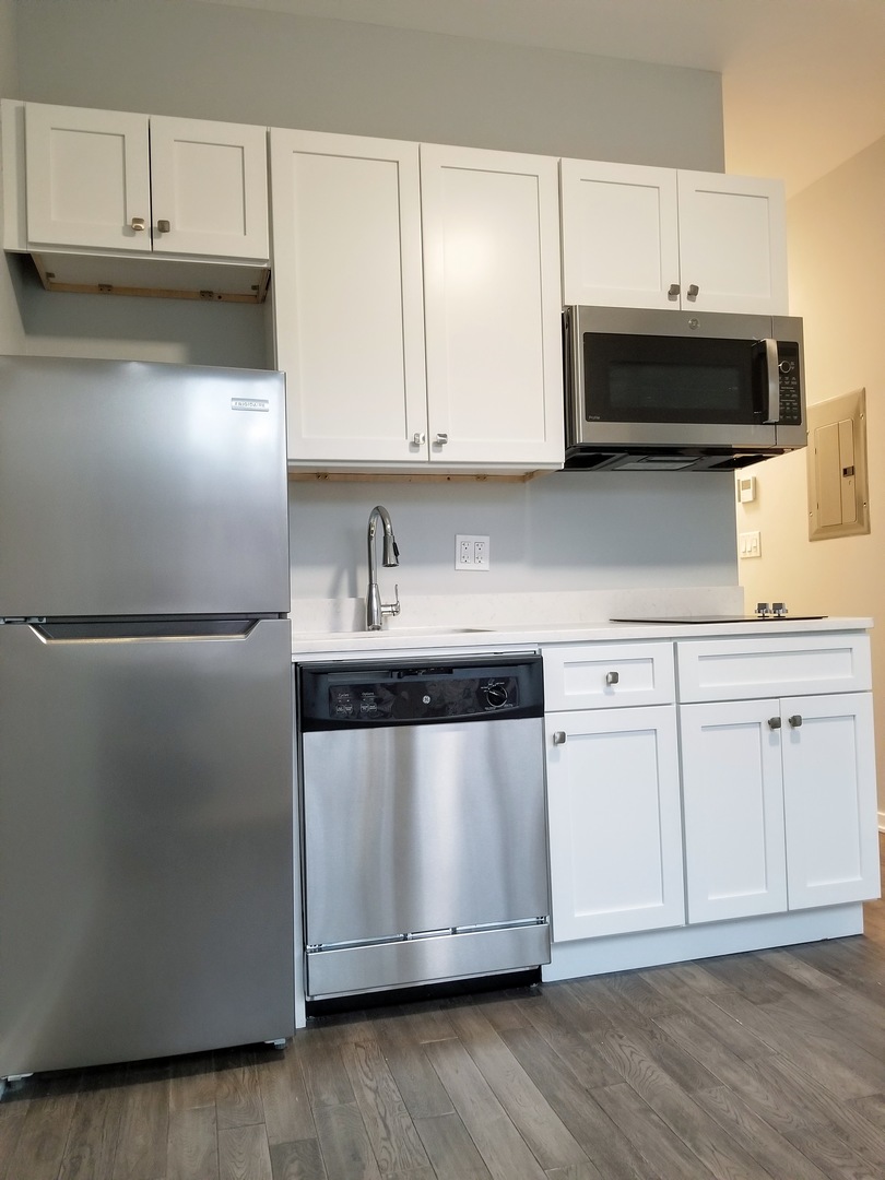 5240 North Winthrop Avenue, Unit 304 Chicago, IL 60640 - Photo 4 of 9