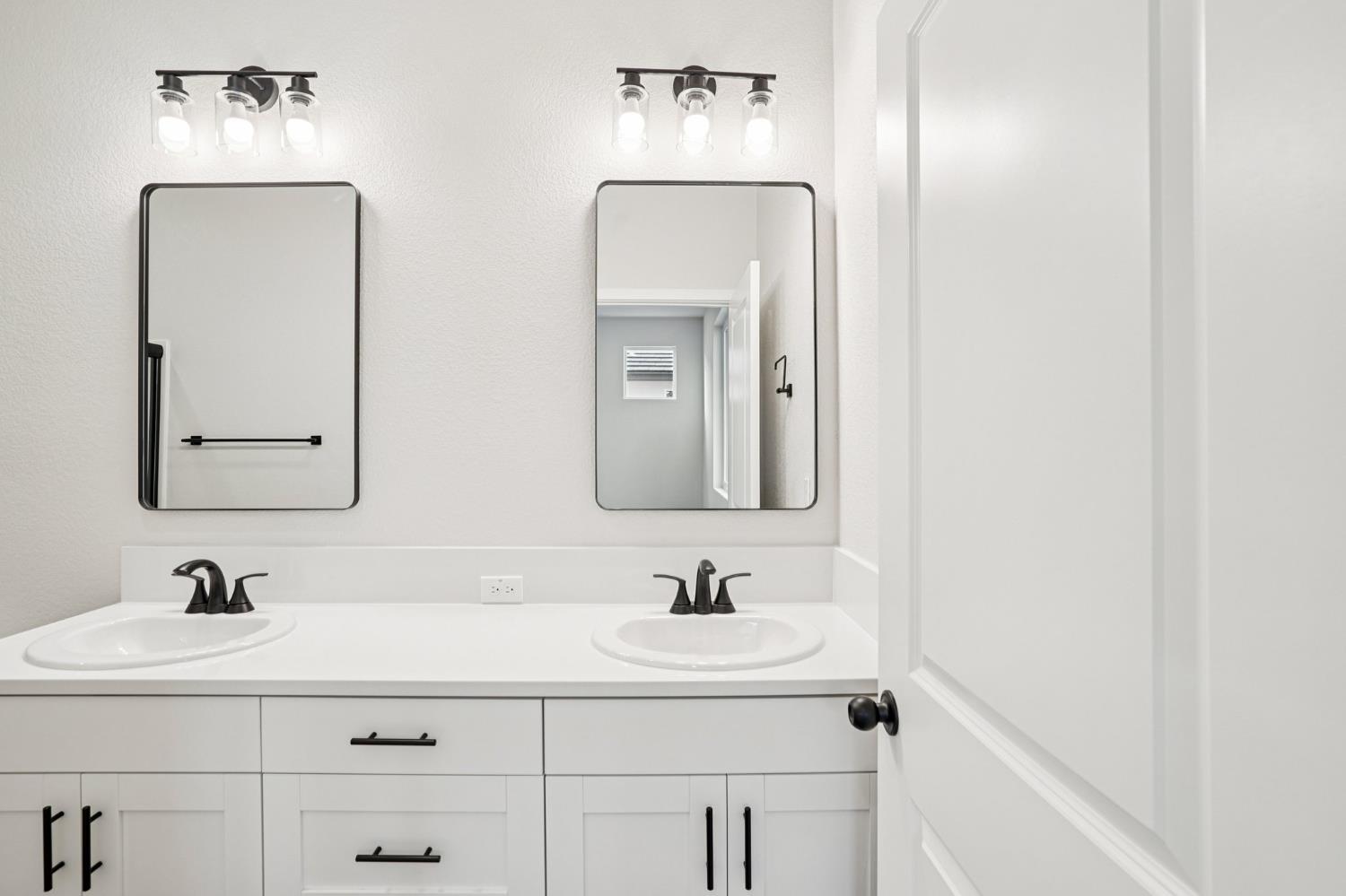 1627 Hansen Ranch Road Olivehurst, CA 95961 - Photo 32 of 36 Image is of show home. Please see sales agent for colors, options and upgrades for this particular homesite.