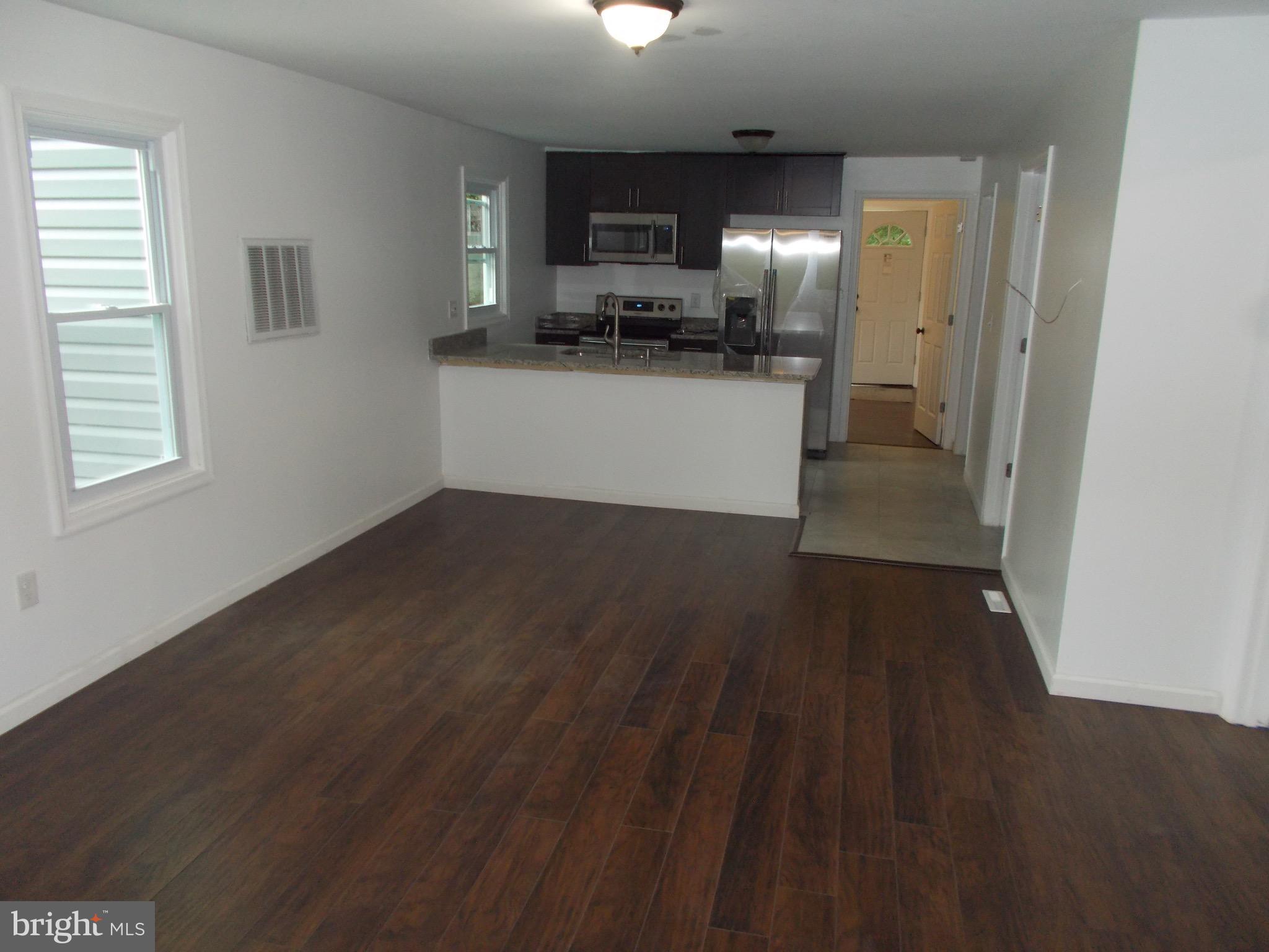 400 Mill Swamp Road Edgewater, MD 21037 - Photo 7 of 32 Interior (General)