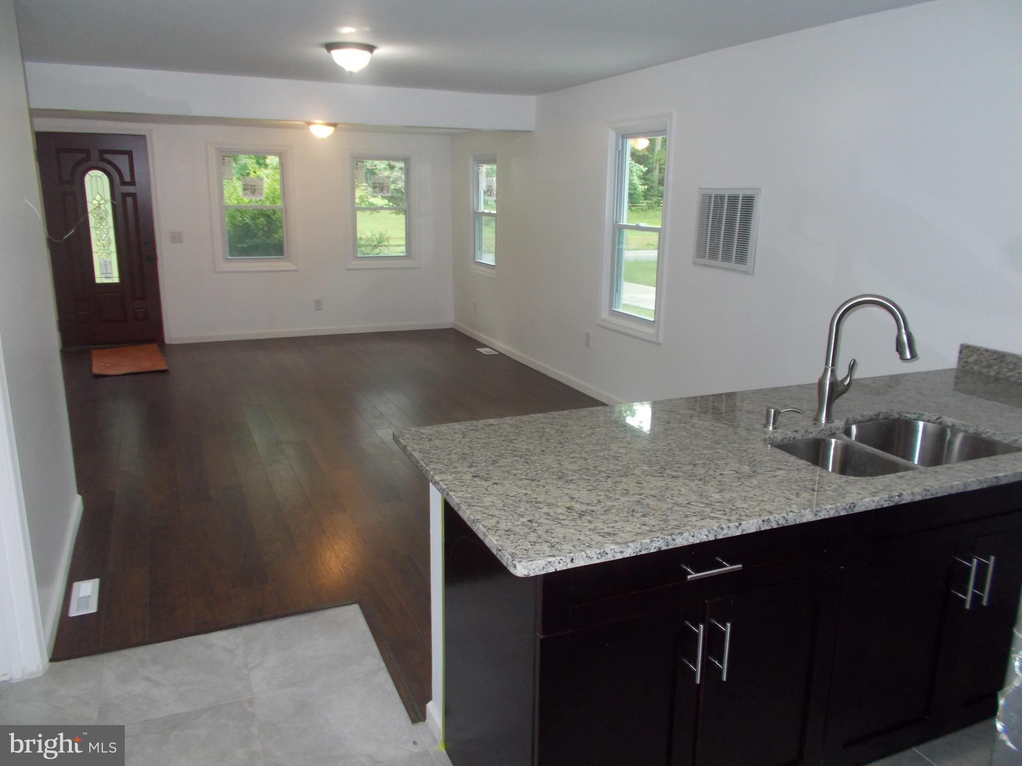 400 Mill Swamp Road Edgewater, MD 21037 - Photo 10 of 32 Interior (General)