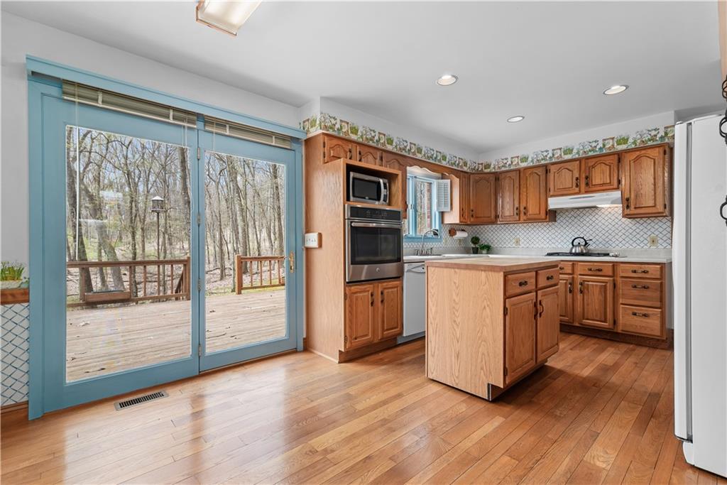 135 Morgan Road Butler, PA 16002 - Photo 8 of 32
