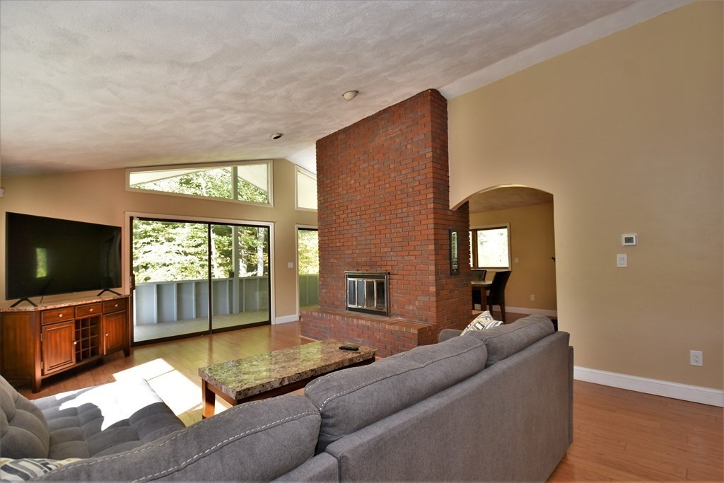 126 Willow Road Boxford, MA 01921 - Photo 4 of 30