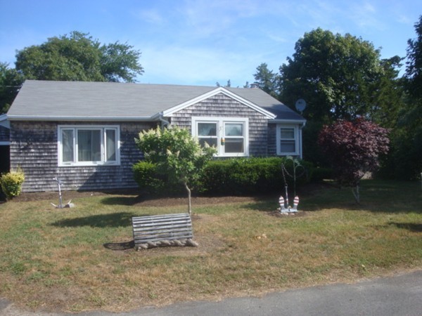 33 Canal View Road Bourne, MA 02532 - Photo 2 of 27