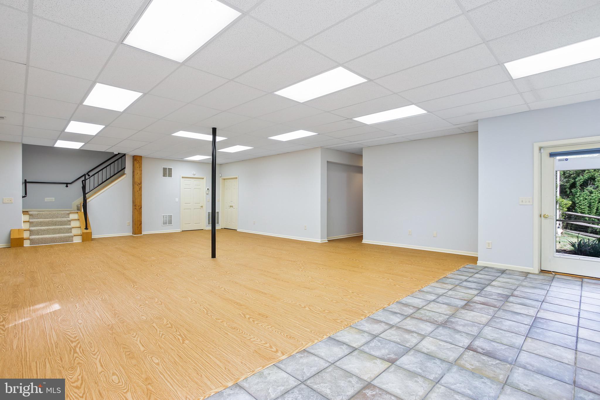2009 Woodland Road Annapolis, MD 21409 - Photo 26 of 46 Lower level to hall