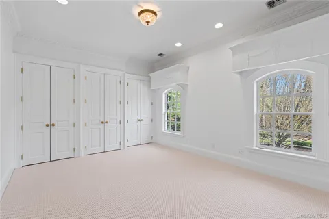 $5,300,000 | 8 Vista Lane, Glen Head, NY 11545