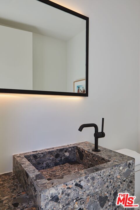 1731 Rising Glen Road Los Angeles, CA 90069 - Photo 10 of 27 a close view of sink