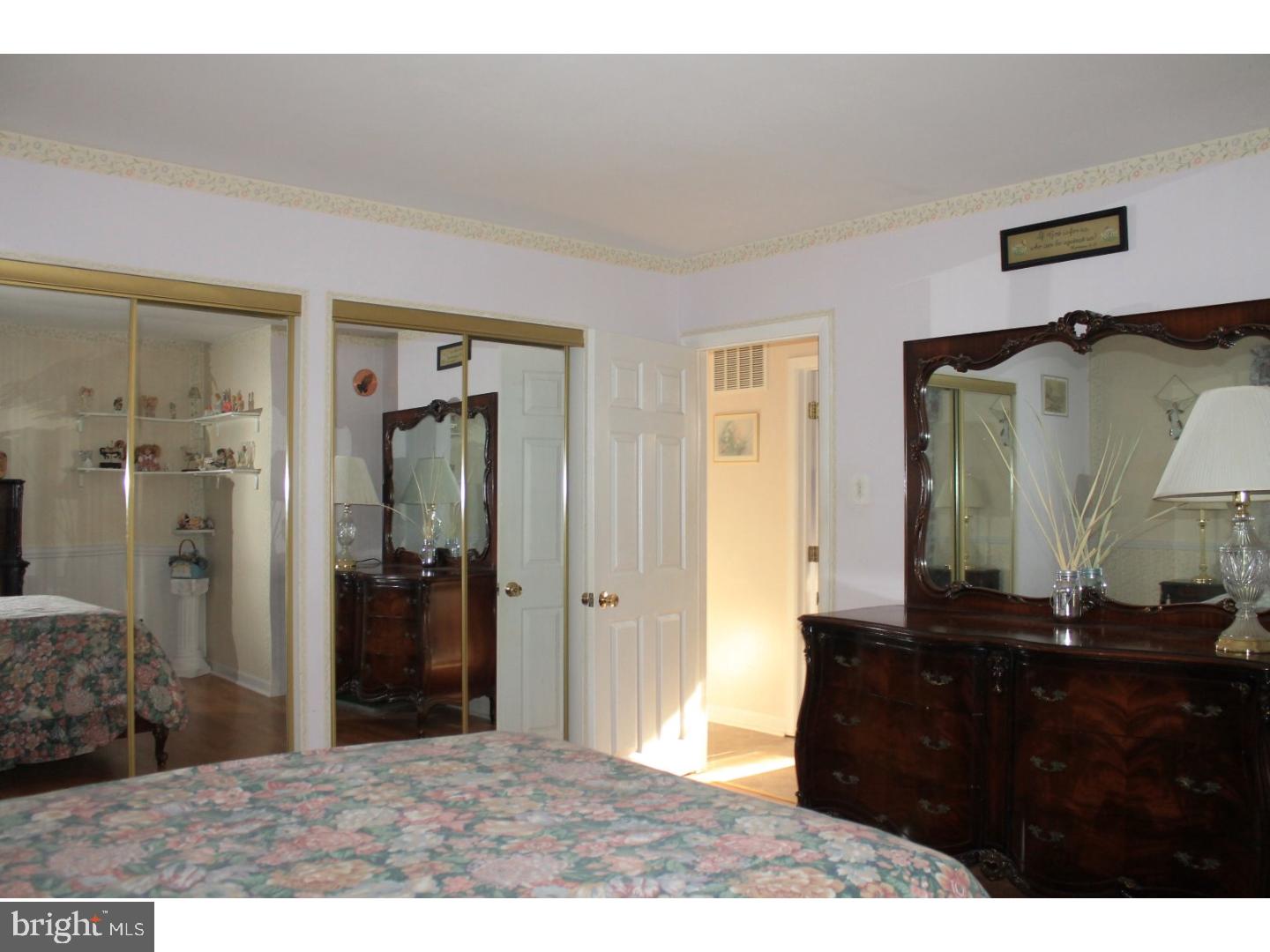 225 Johnson Road Turnersville, NJ 08012 - Photo 8 of 25 Gallery Image 8