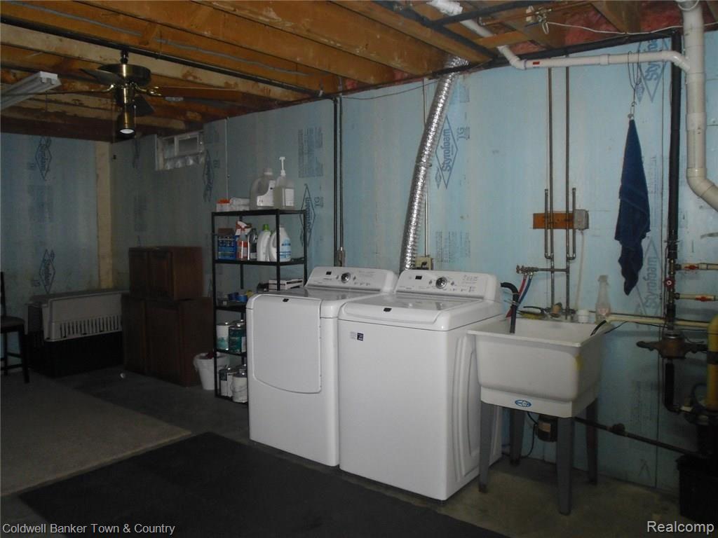 215 Prospect Street Howell, MI 48843 - Photo 46 of 54 prospectlllaundry.JPG