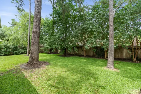 $900,000 | 23 Mariscal Place, The Woodlands, TX 77389