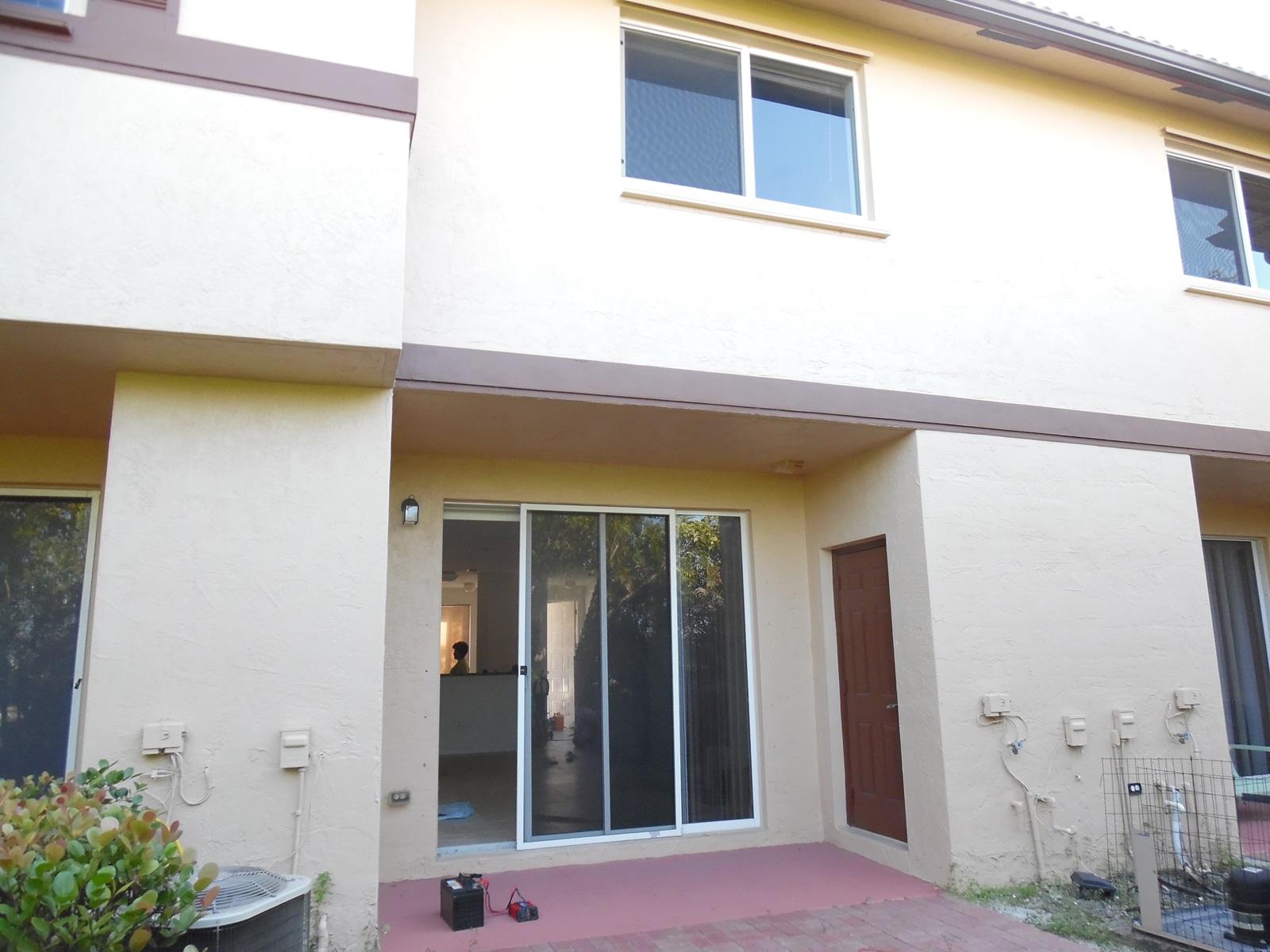 1974 Alamanda Way Riviera Beach, FL 33404 - Photo 20 of 20 Rear