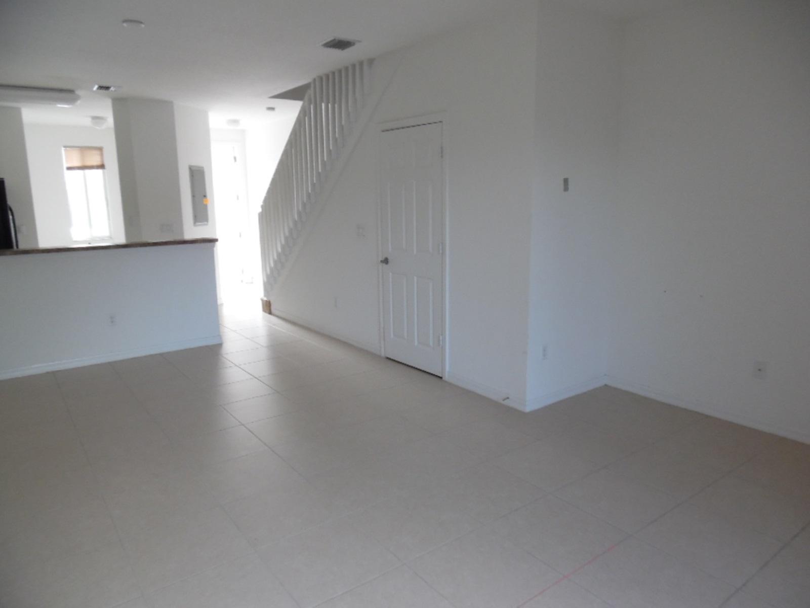 1974 Alamanda Way Riviera Beach, FL 33404 - Photo 5 of 20 Living Room