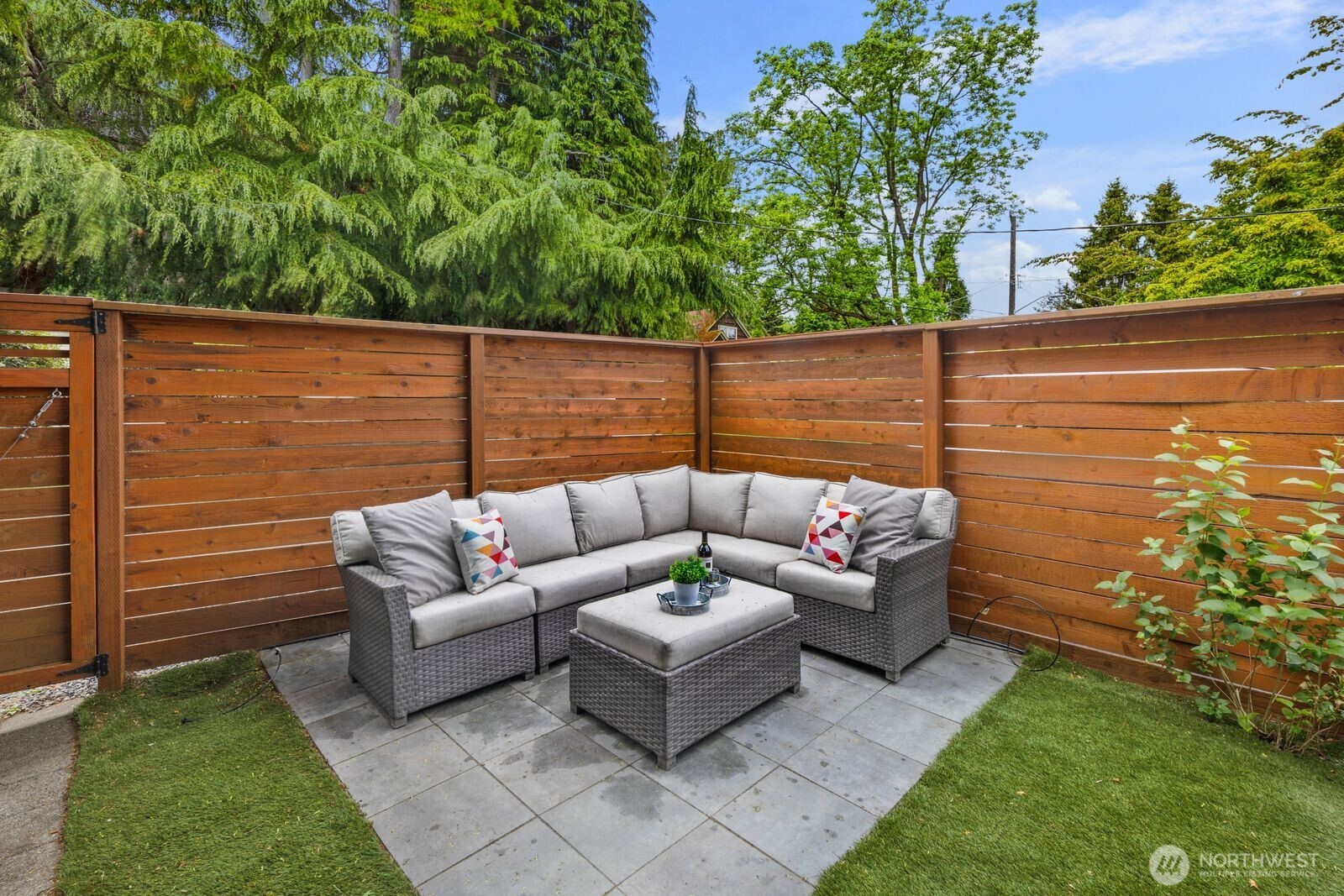8604 29th Avenue Northwest Seattle, WA 98117 - Photo 33 of 40