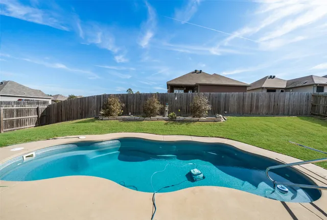 $299,900 | 166 Doe Run Drive, Huntsville, TX 77320