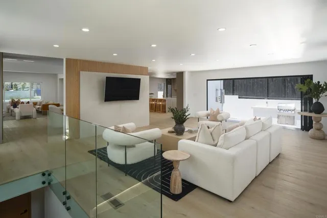 $2,399,999 | 3231 Hawk Street, San Diego, CA 92103