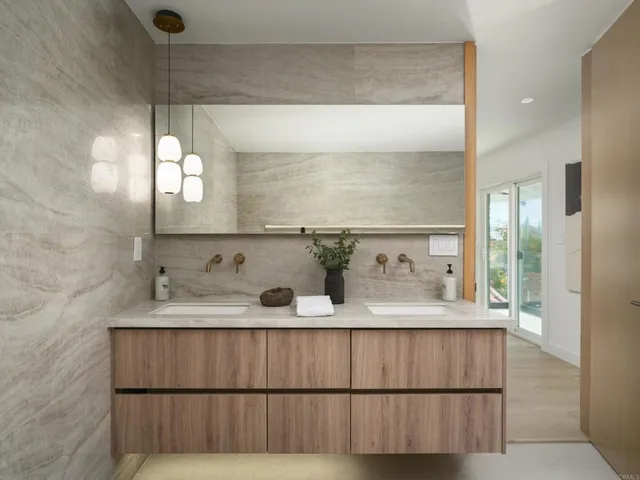 $2,399,999 | 3231 Hawk Street, San Diego, CA 92103