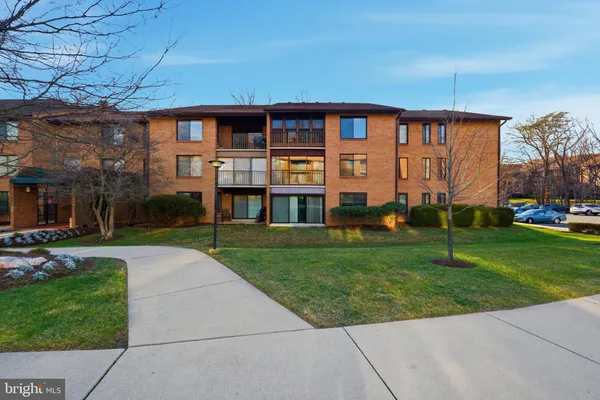$272,000 | 15201 Elkridge Way, Unit 932E, Silver Spring, MD 20906